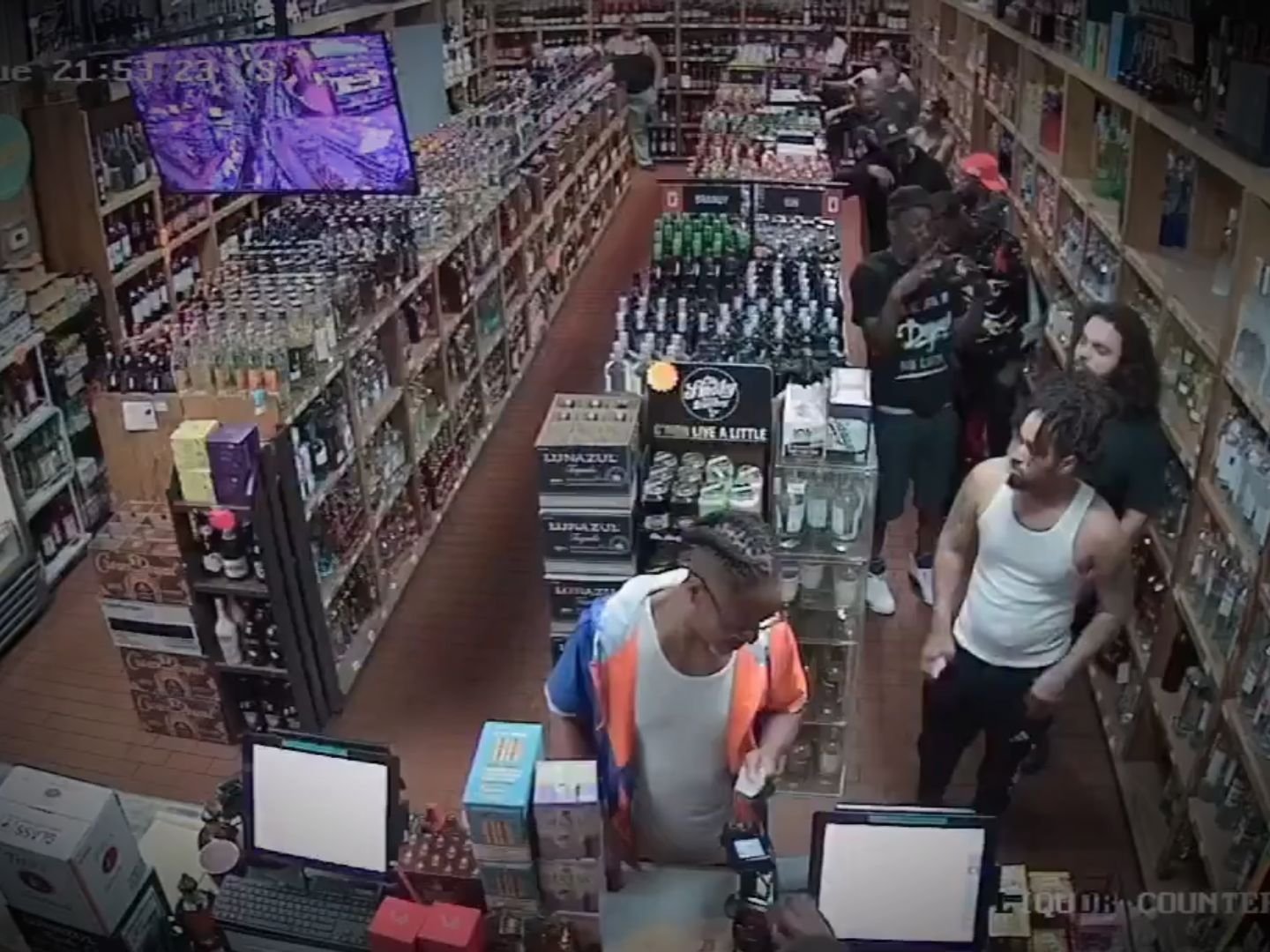 Rekaman CCTV Perkelahian di Toko Kelontong Youngstown Viral di Media Sosial